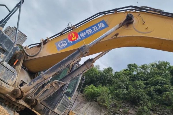贵阳市出售转让二手不详小时2020年徐工XE370D挖掘机