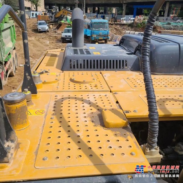 贵阳市出售转让二手不详小时2020年徐工XE370D挖掘机