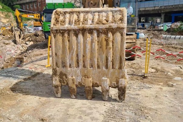 贵阳市出售转让二手不详小时2020年徐工XE370D挖掘机