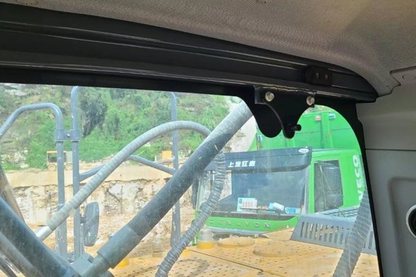 贵阳市出售转让二手不详小时2020年徐工XE370D挖掘机