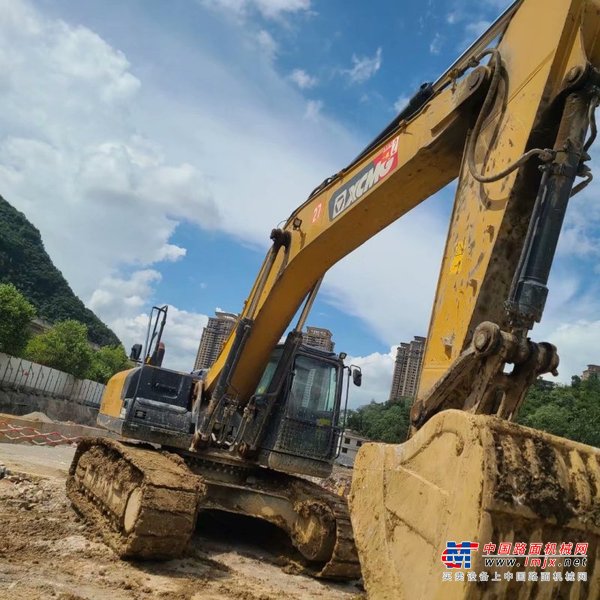 贵阳市出售转让二手不详小时2020年徐工XE370D挖掘机