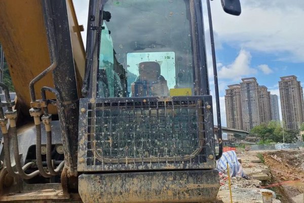 贵阳市出售转让二手不详小时2020年徐工XE370D挖掘机