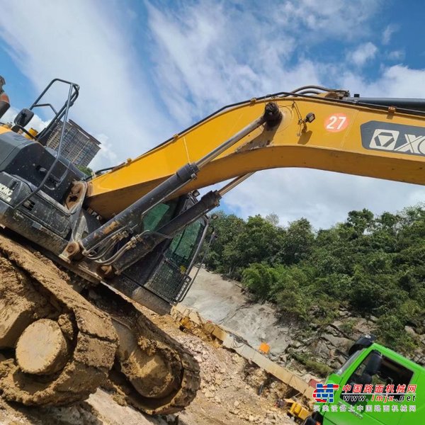 贵阳市出售转让二手不详小时2020年徐工XE370D挖掘机
