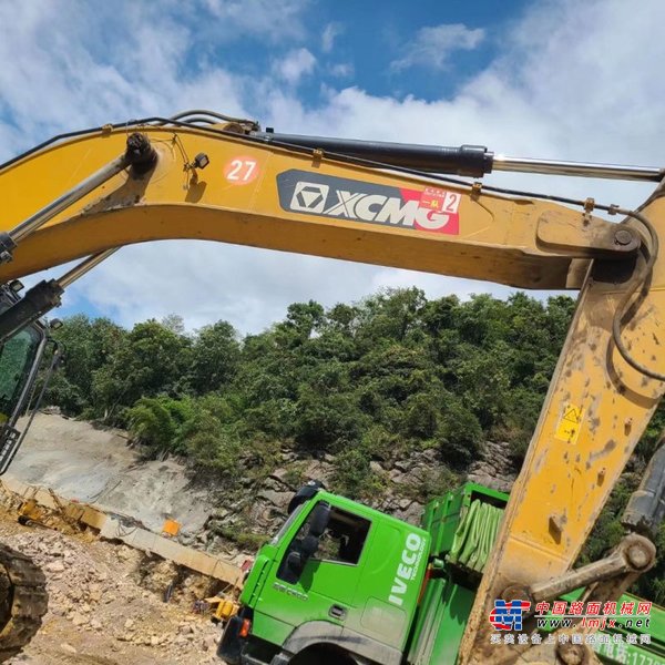 贵阳市出售转让二手不详小时2020年徐工XE370D挖掘机