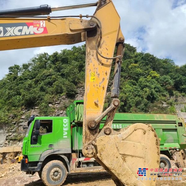 贵阳市出售转让二手不详小时2020年徐工XE370D挖掘机