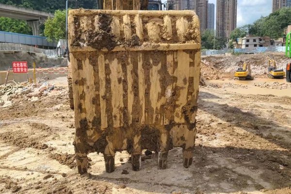 贵阳市出售转让二手不详小时2020年徐工XE370D挖掘机