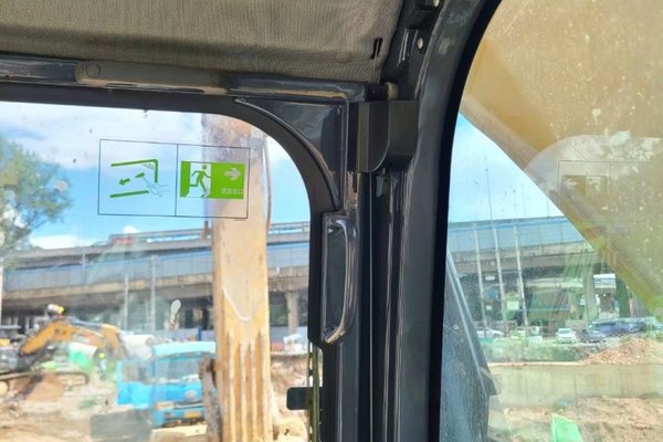 贵阳市出售转让二手不详小时2020年徐工XE370D挖掘机