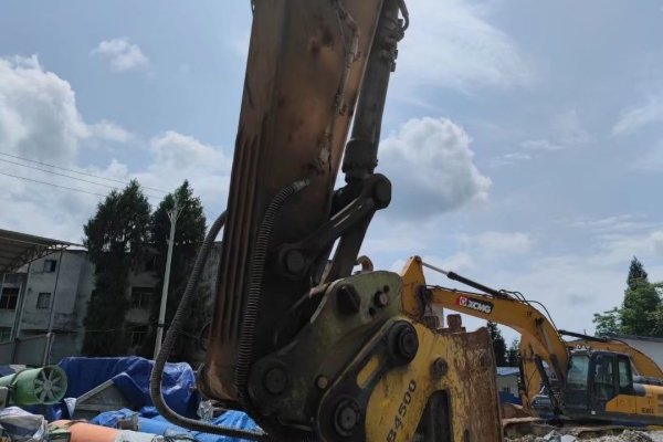 贵阳市出售转让二手不详小时2020年徐工XE370D挖掘机