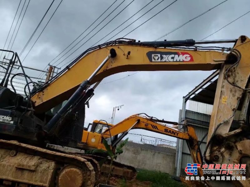 贵阳市出售转让二手不详小时2020年徐工XE370D挖掘机