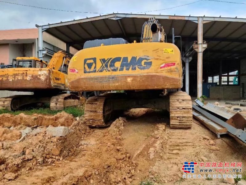 贵阳市出售转让二手不详小时2020年徐工XE370D挖掘机