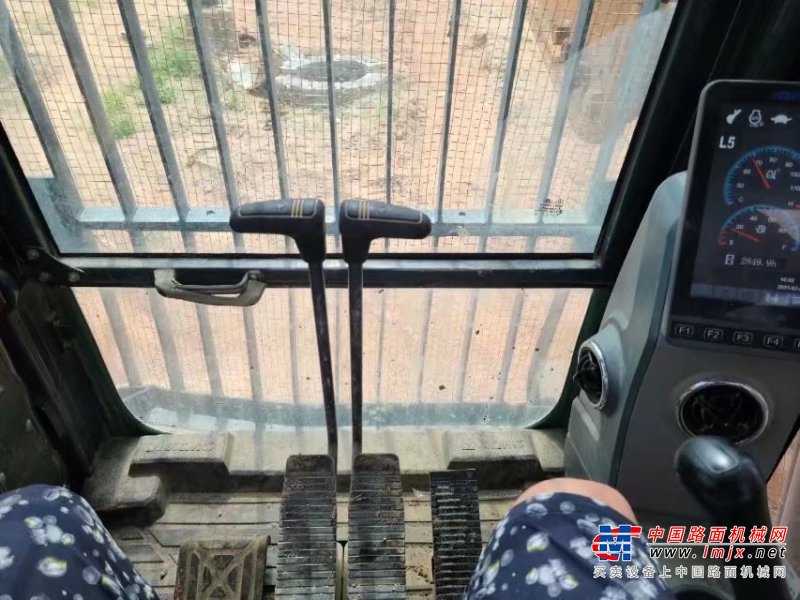 贵阳市出售转让二手不详小时2020年徐工XE370D挖掘机