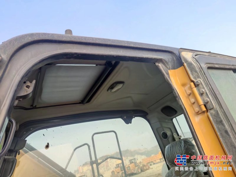 贵阳市出售转让二手不详小时2018年徐工XE215D挖掘机