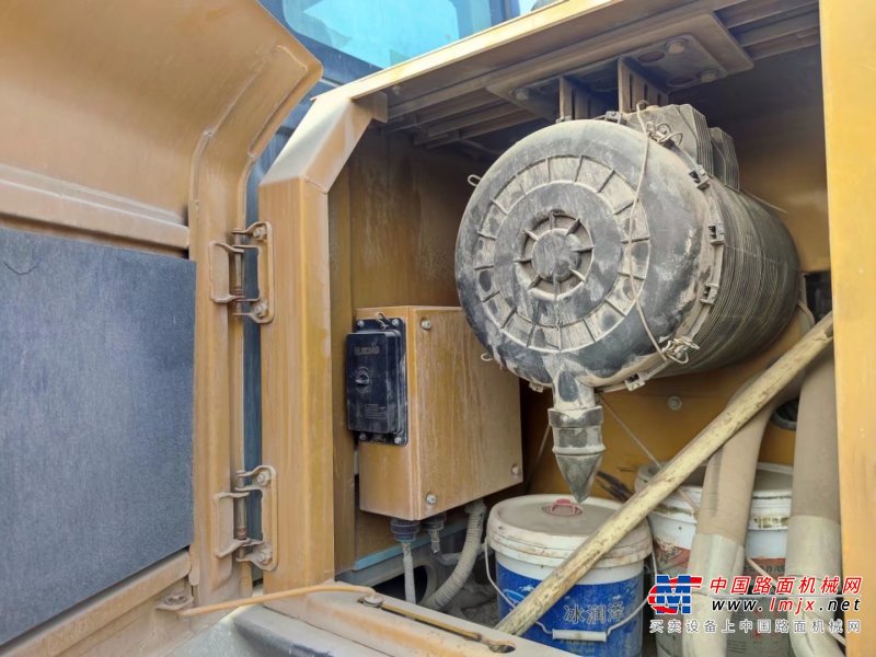 贵阳市出售转让二手不详小时2018年徐工XE215D挖掘机