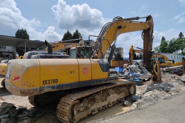 贵阳市出售转让二手不详小时2020年徐工XE370D挖掘机