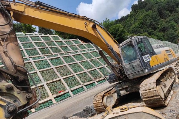 贵阳市出售转让二手不详小时2020年徐工XE370D挖掘机