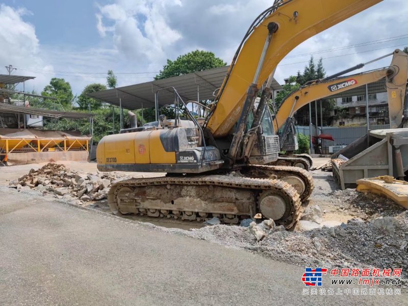 贵阳市出售转让二手不详小时2020年徐工XE370D挖掘机
