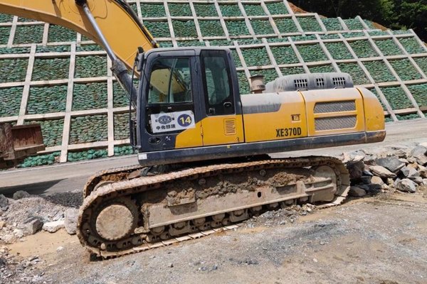 贵阳市出售转让二手不详小时2020年徐工XE370D挖掘机