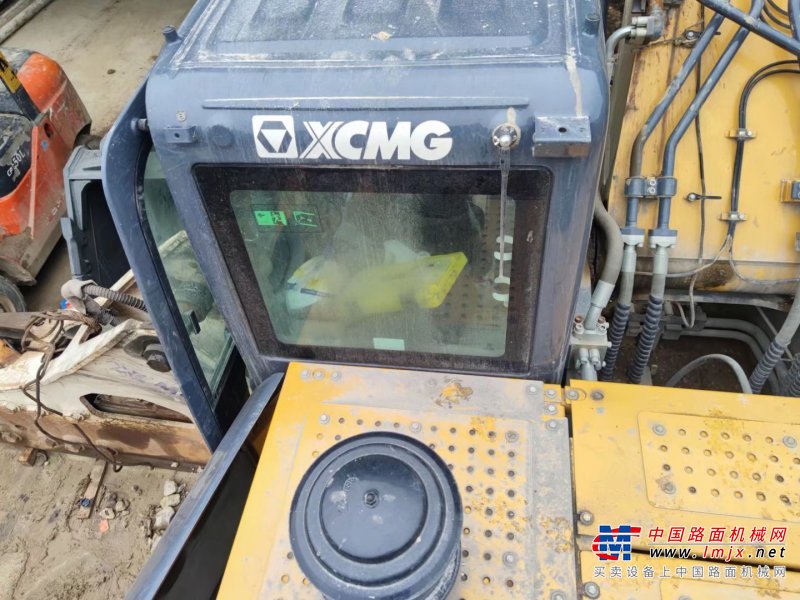 贵阳市出售转让二手不详小时2020年徐工XE370D挖掘机