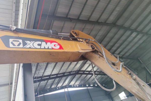 贵阳市出售转让二手不详小时2020年徐工XE370D挖掘机