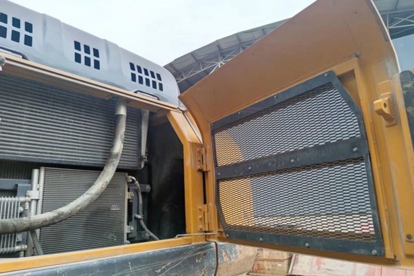 贵阳市出售转让二手不详小时2020年徐工XE370D挖掘机