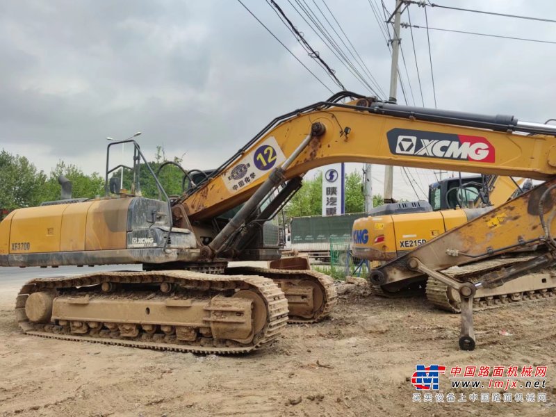 贵阳市出售转让二手不详小时2020年徐工XE370D挖掘机