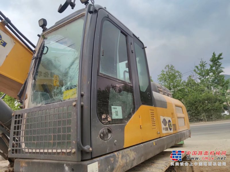 贵阳市出售转让二手不详小时2020年徐工XE370D挖掘机