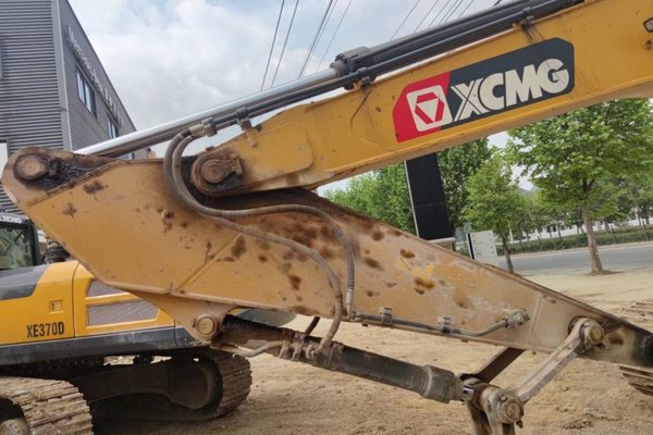 贵阳市出售转让二手不详小时2020年徐工XE370D挖掘机