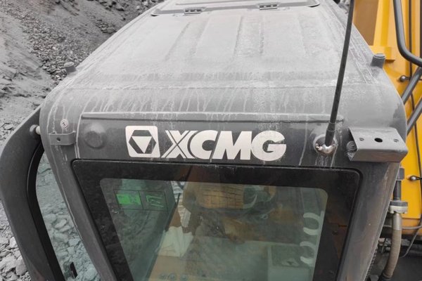 贵阳市出售转让二手不详小时2020年徐工XE370D挖掘机