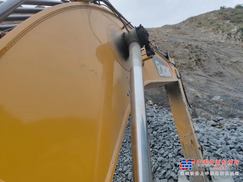 贵阳市出售转让二手不详小时2020年徐工XE370D挖掘机