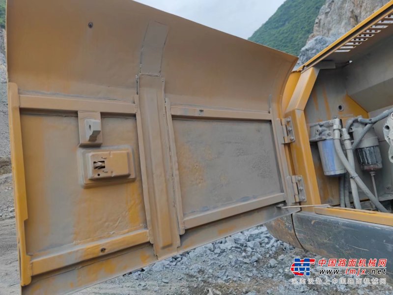 贵阳市出售转让二手不详小时2020年徐工XE370D挖掘机