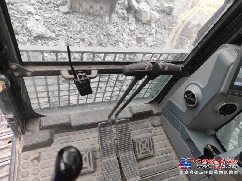 贵阳市出售转让二手不详小时2020年徐工XE370D挖掘机
