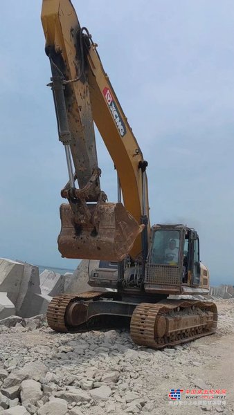 贵阳市出售转让二手不详小时2019年徐工XE370DK挖掘机