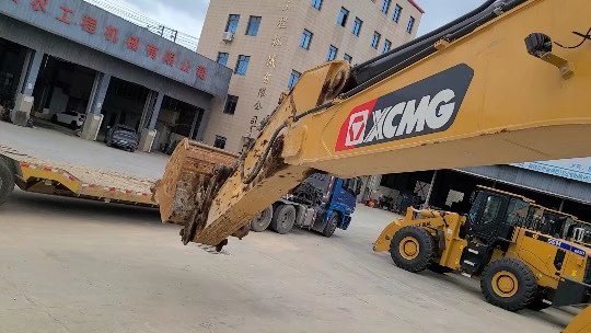 贵阳市出售转让二手不详小时2020年徐工XE370D挖掘机