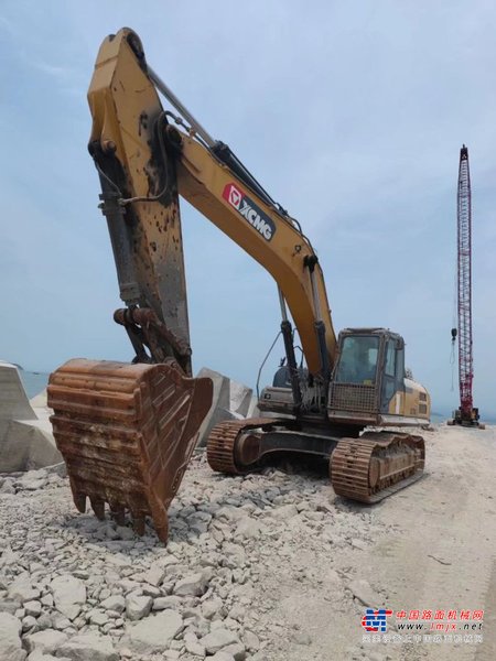 贵阳市出售转让二手不详小时2019年徐工XE370DK挖掘机