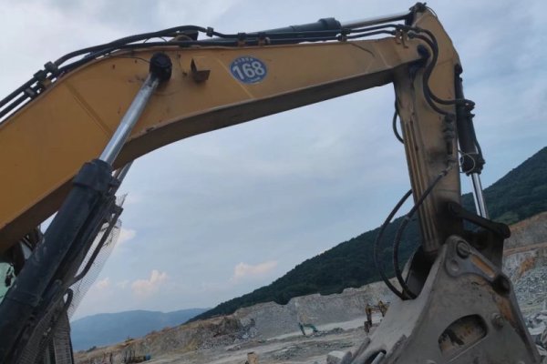 贵阳市出售转让二手不详小时2019年徐工XE490DK挖掘机
