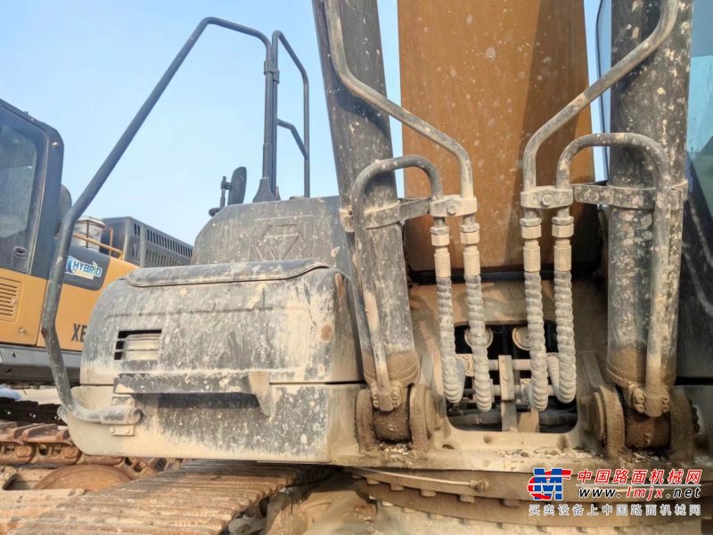 贵阳市出售转让二手不详小时2019年徐工XE225DK挖掘机
