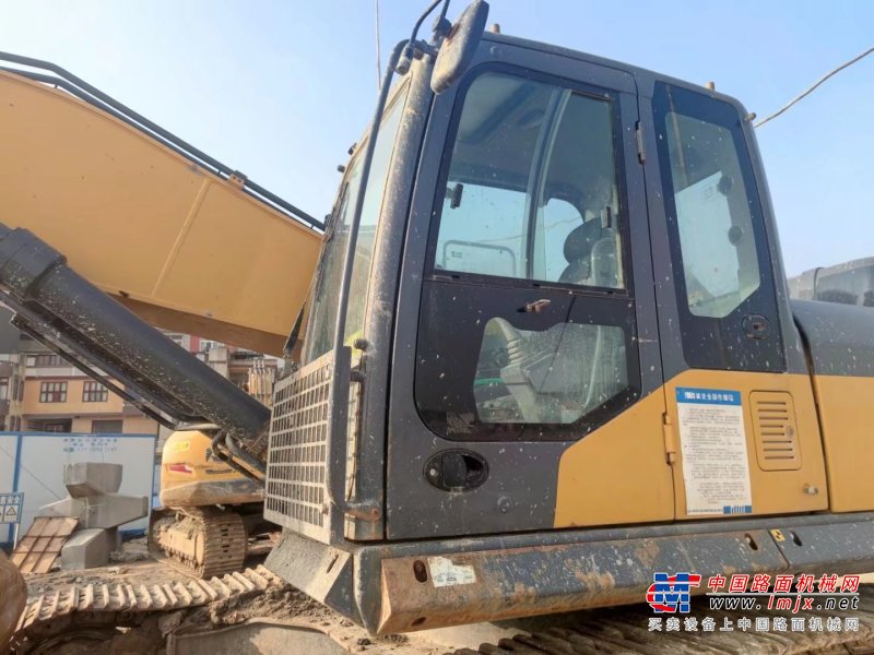 贵阳市出售转让二手不详小时2019年徐工XE370DK挖掘机