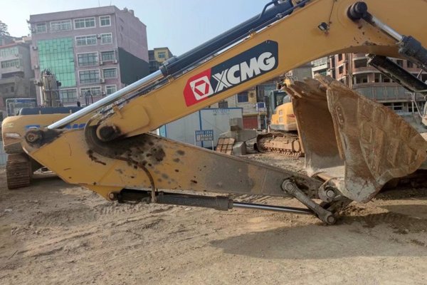贵阳市出售转让二手不详小时2019年徐工XE370DK挖掘机