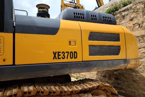 贵阳市出售转让二手不详小时2020年徐工XE370D挖掘机