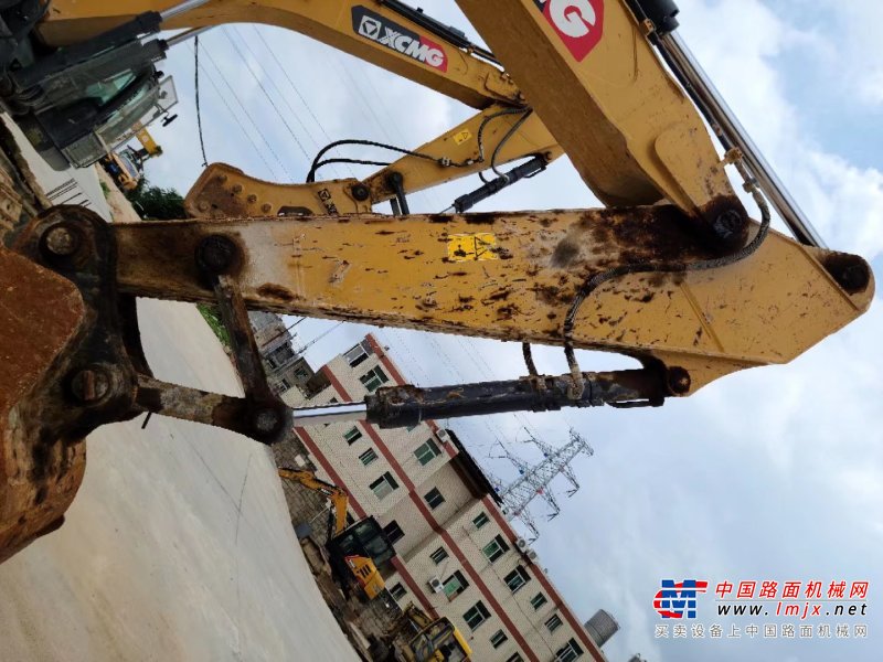 贵阳市出售转让二手不详小时2020年徐工XE370D挖掘机