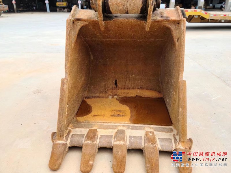 贵阳市出售转让二手不详小时2020年徐工XE370D挖掘机