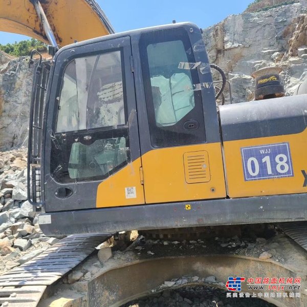 贵阳市出售转让二手不详小时2020年徐工XE370D挖掘机
