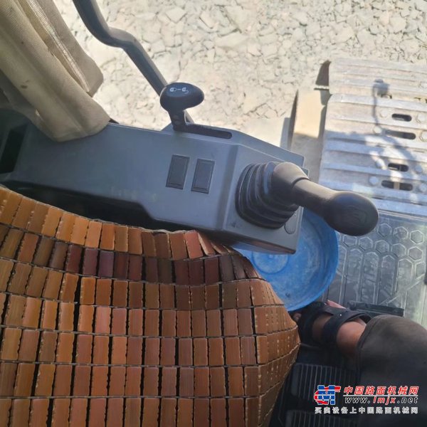 贵阳市出售转让二手不详小时2020年徐工XE370D挖掘机