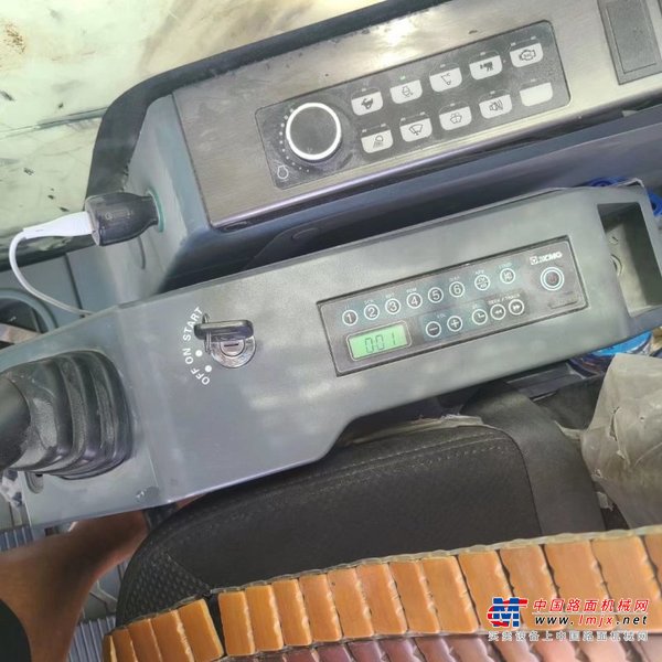 贵阳市出售转让二手不详小时2020年徐工XE370D挖掘机