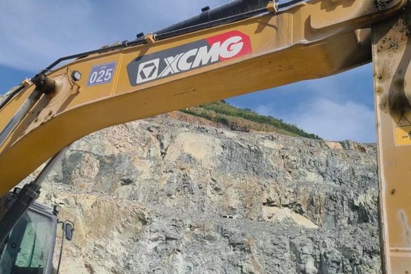 贵阳市出售转让二手不详小时2020年徐工XE380DK挖掘机