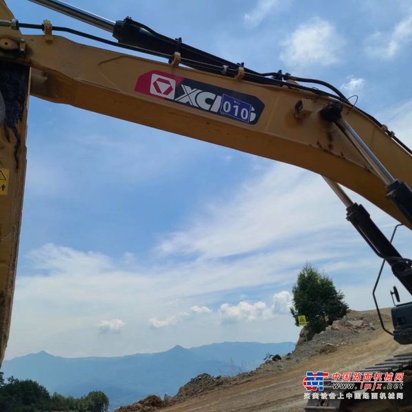 贵阳市出售转让二手不详小时2021年徐工XE470D挖掘机