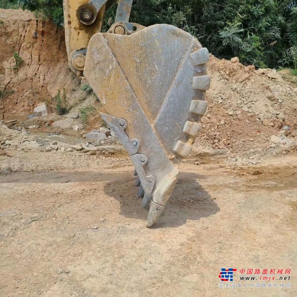 贵阳市出售转让二手不详小时2021年徐工XE470D挖掘机