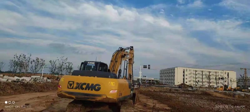 贵阳市出售转让二手不详小时2020年徐工XE215DA挖掘机
