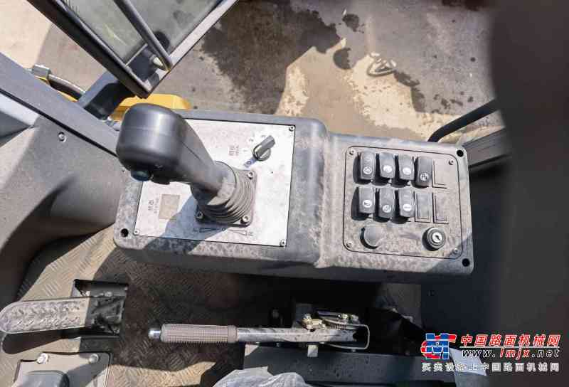 徐州市出售转让二手不详小时2019年徐工XS265JS单钢轮压路机