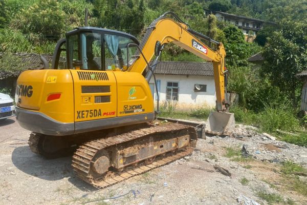 南宁市出售转让二手不详小时2021年徐工XE75DA挖掘机